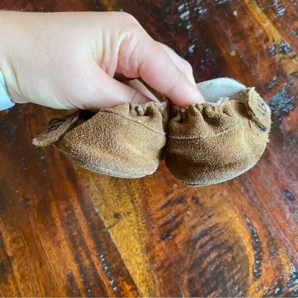 UGG Roo booties soft sole shoes baby size 4-5 suede leather